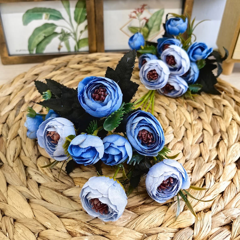 Искусственные цветы в Новосибирске | Цветы искусственные «Камелии», голубые, букет